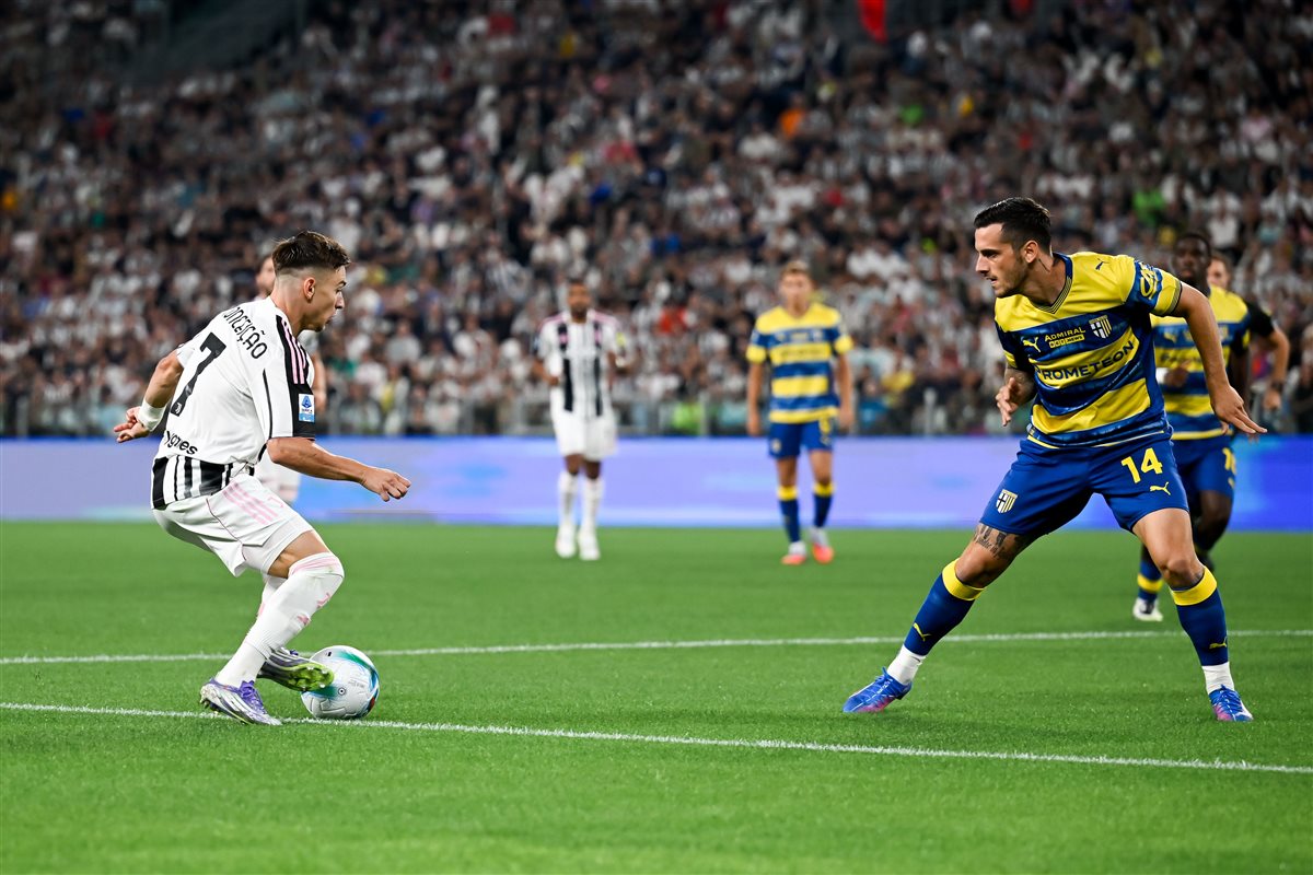 <strong>يوفنتوس يفتتح مشواره في الدوري الإيطالي بفوز على بارما</strong>