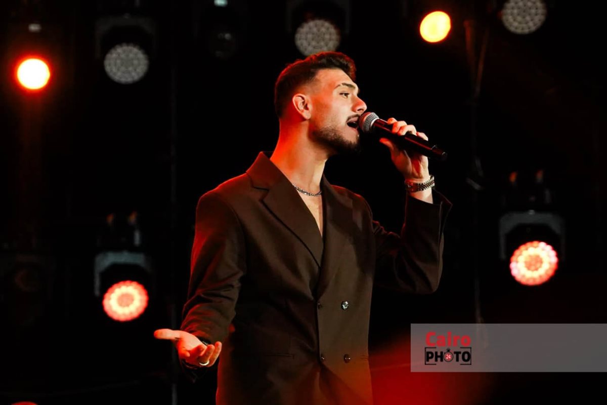 تألق النجم السوري الشامي في حفله بمهرجان مراسي “ليالي مراسي”