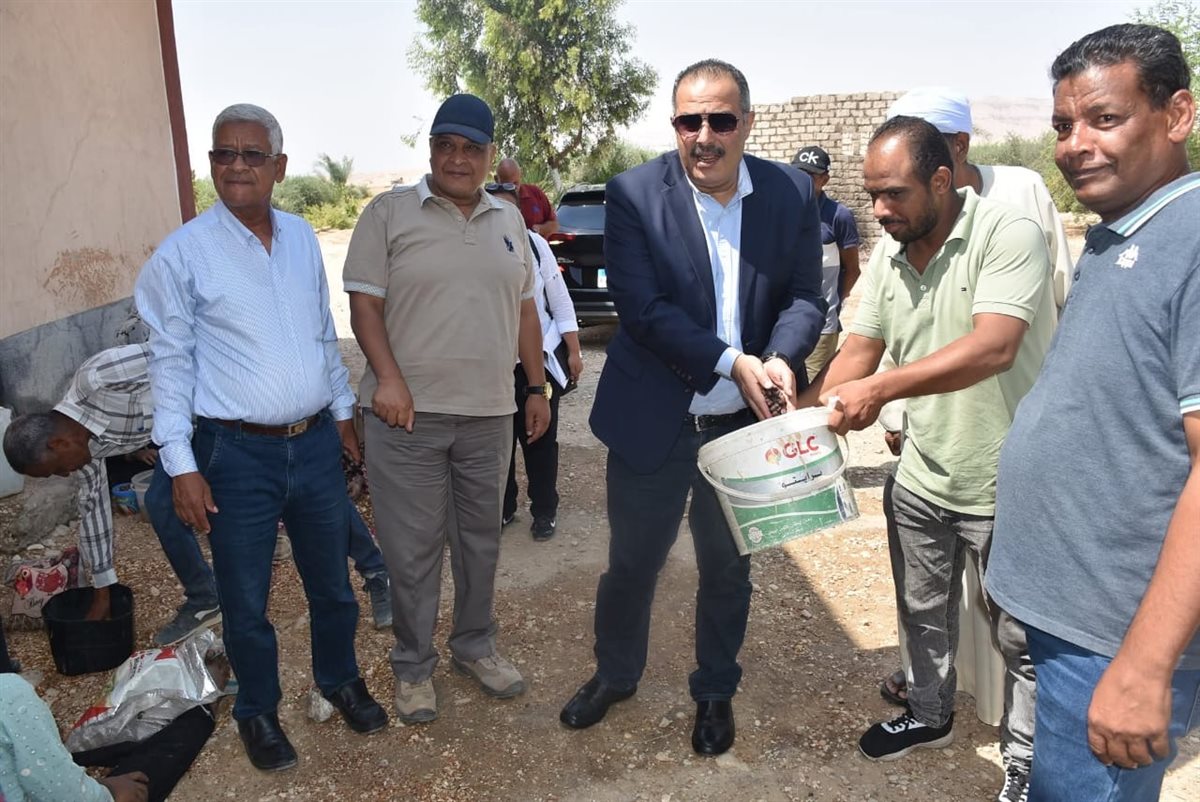 رئيس شركة مياه الأقصر وجولة موسعة بالغابة الشجرية 