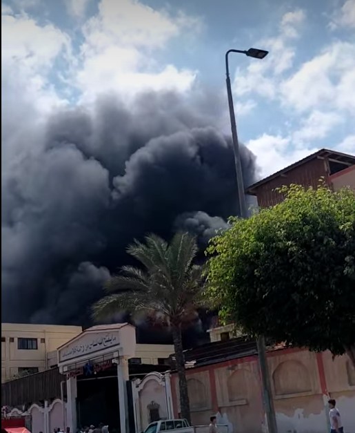 جانب من الحريق