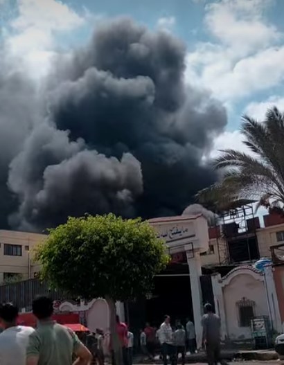 جانب من الحريق