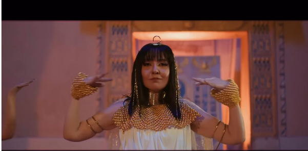 الفنانة مي كساب في أغنية هتعيشوا منغير رجالة إزاي 