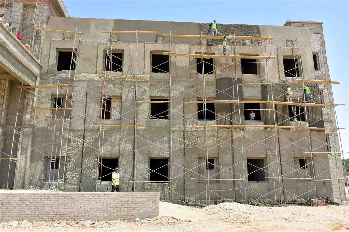 محافظ الأقصر وجولة تفقدية بالبر الغربي