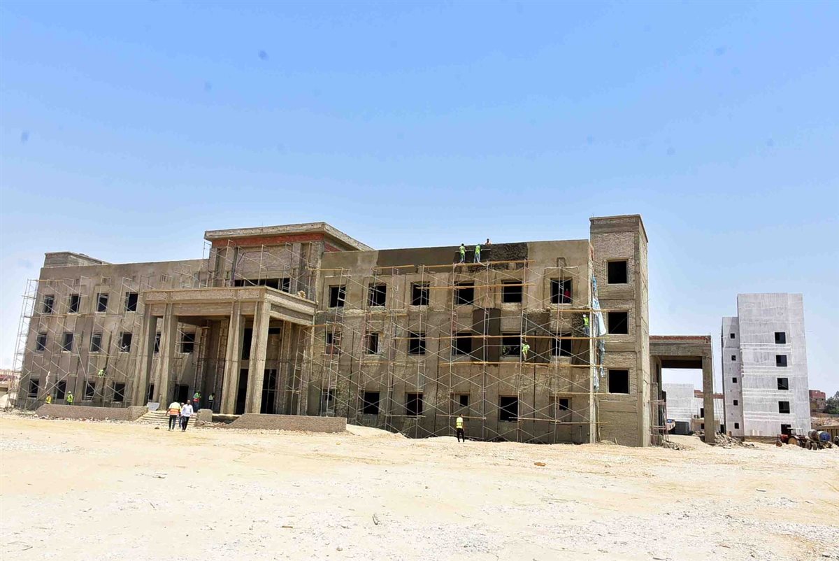 محافظ الأقصر وجولة تفقدية بالبر الغربي