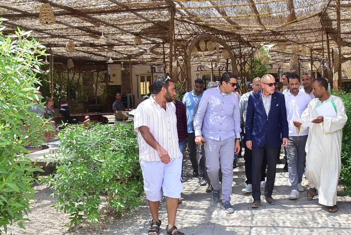 محافظ الأقصر وجولة تفقدية بالبر الغربي