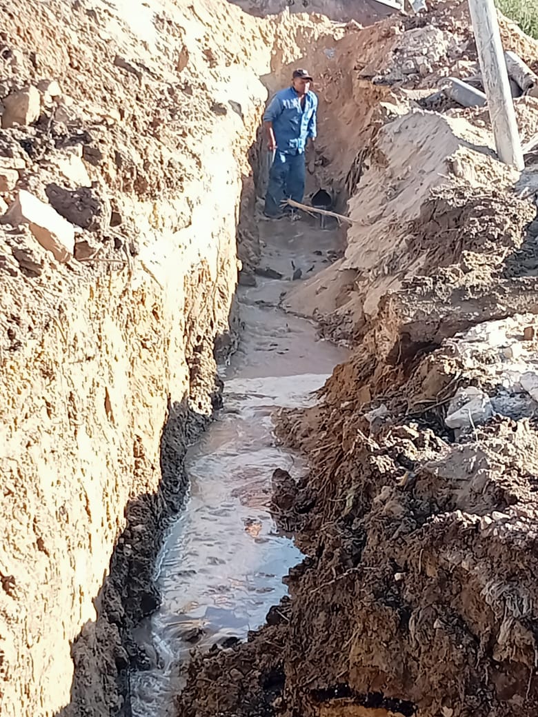 تسبب في كسر خط المياه …معالجة هبوط أرضى محدود بأحد شوارع طاميه بالفيوم