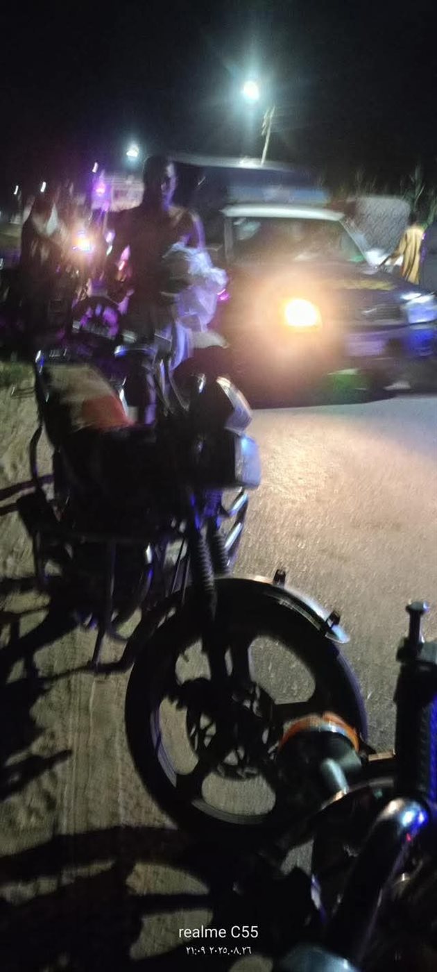 الأهالي ينقذون ركاب تكتوك سقطوا في ترعة بالأقصر 