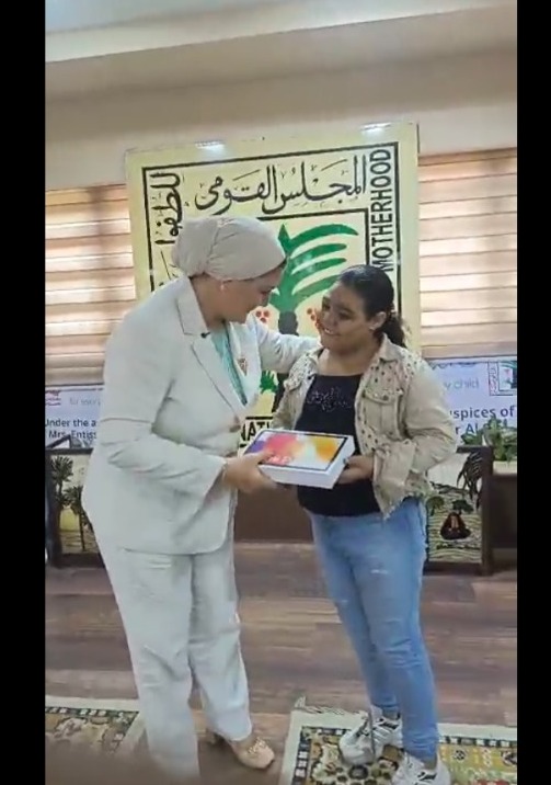  القومي للطفولة يكرم هايدي صغيرة الشيبسي بعد تصدرها الترند بفعل عفوي