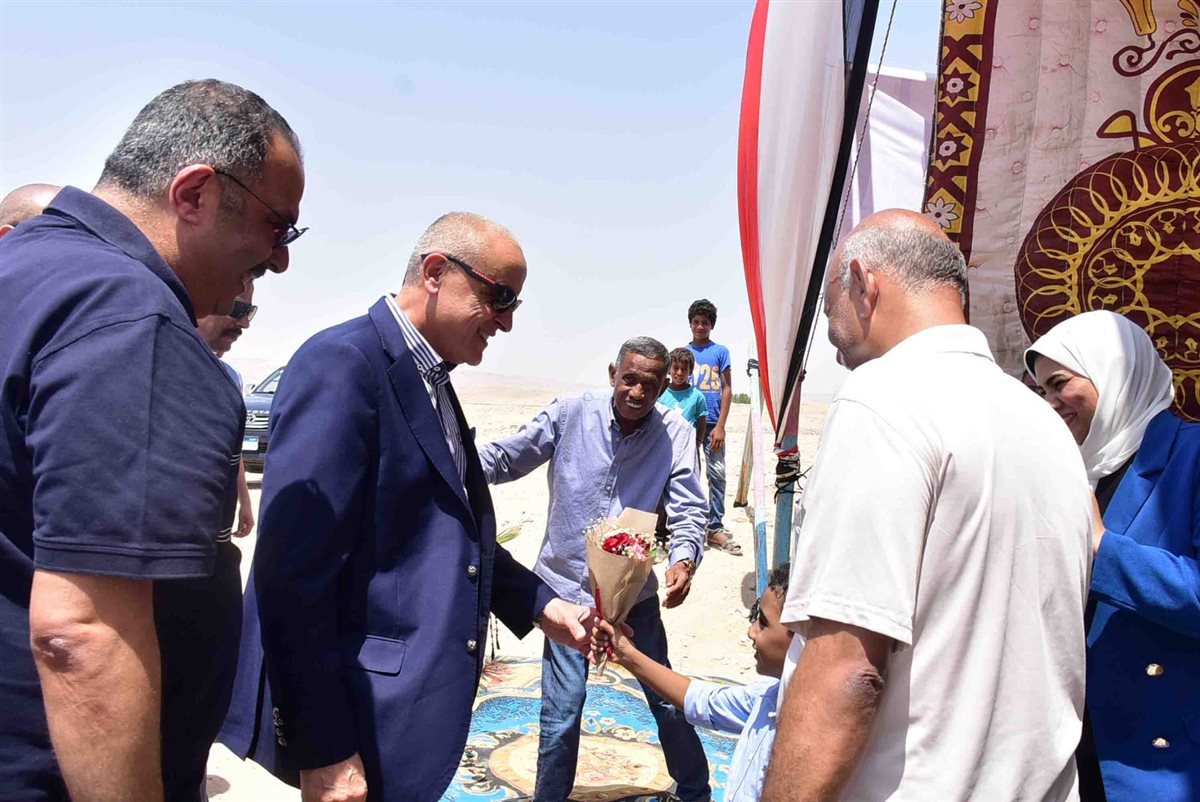 محافظ الأقصر يتفقد الغابة الشجرية بالقرنةً