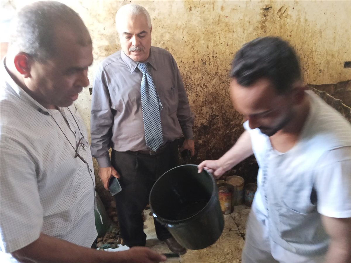 ضبط 4.5 طن زيوت مستعملة ومخالفات تموينية في ديرمواس بالمنيا