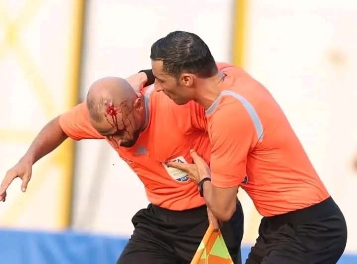 إيقاف مباراة البنزرتي والأفريقي بعد اعتداء جماهيري على الحكم