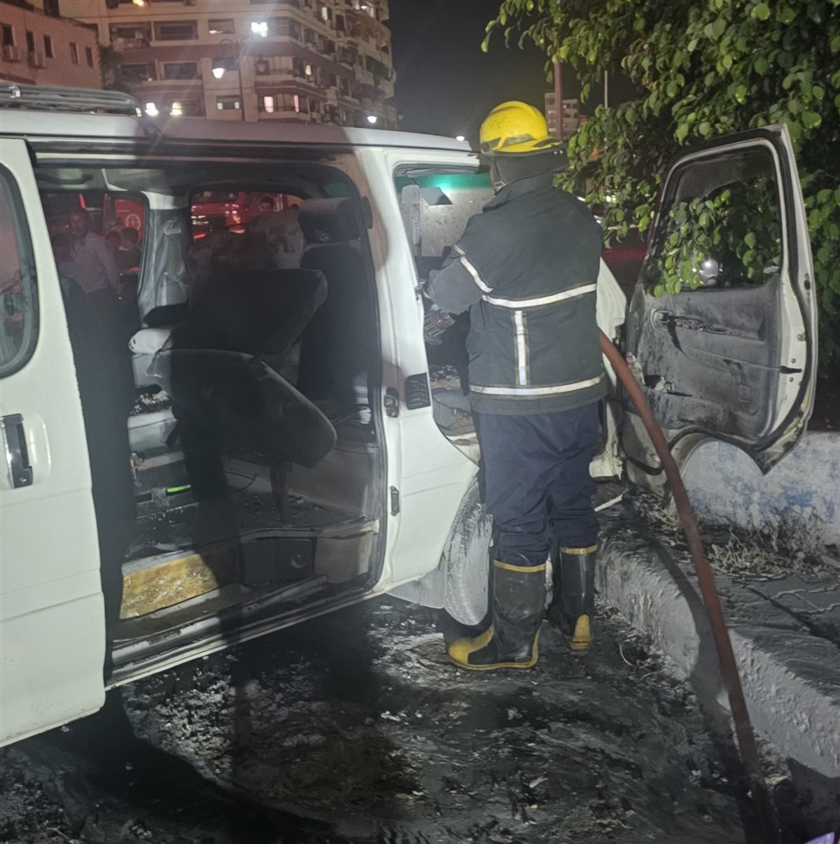 السيطرة على حريق ميكروباص ببورسعيد 