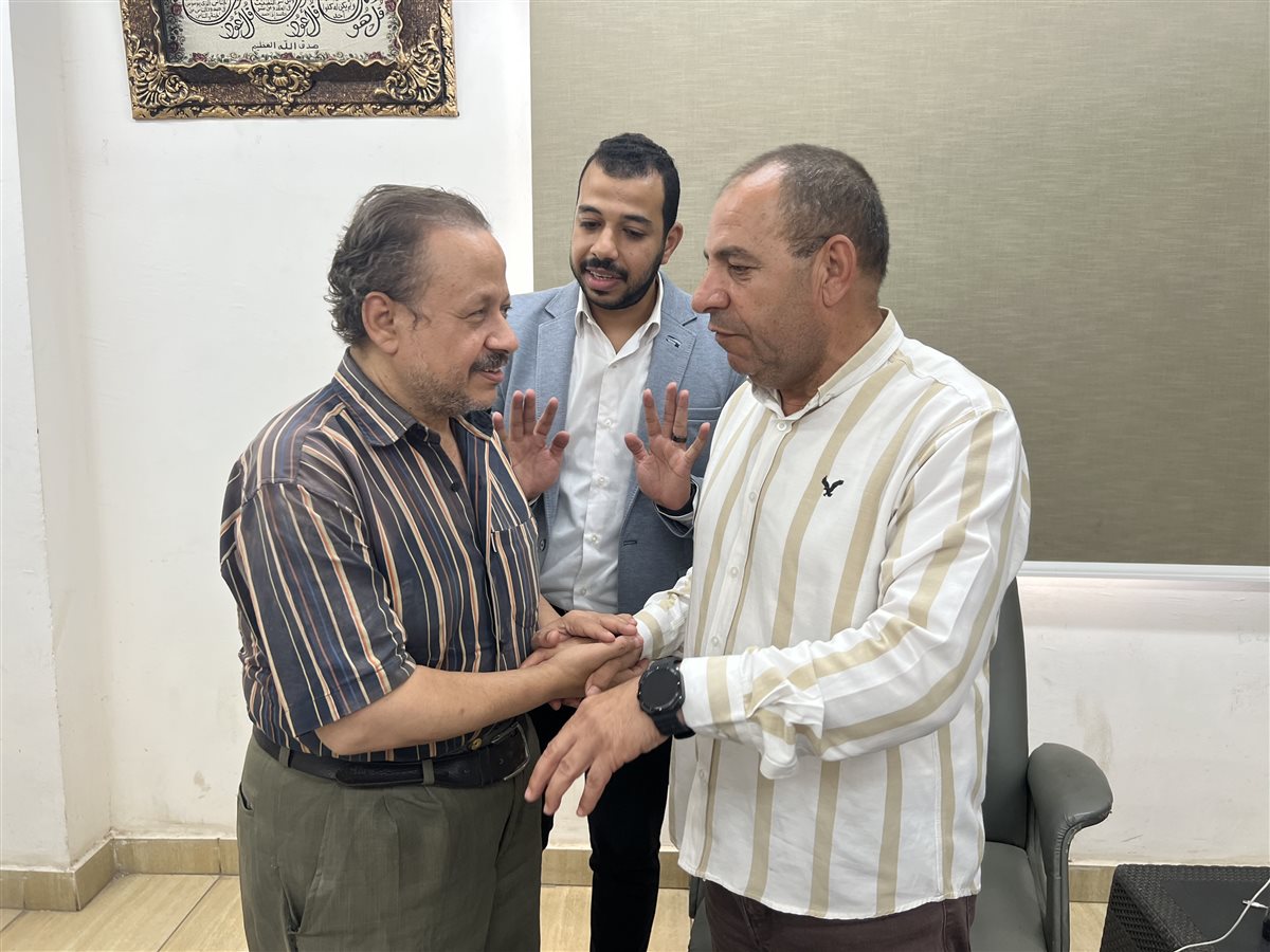 لحظة استقبال عم محمد 