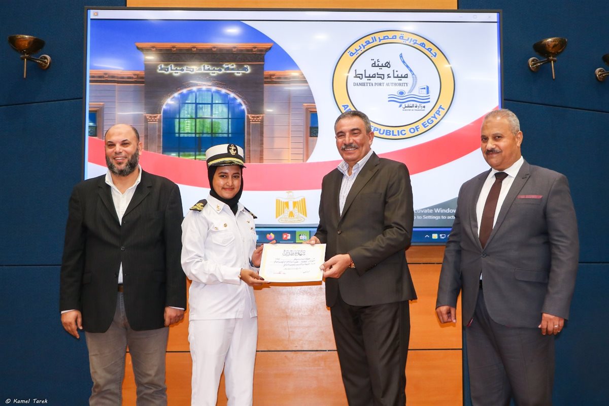 جانب من حفل ختام برنامج التدريب الصيفي للدفعة الثانية من طلاب وطالبات الجامعات والمعاهد بميناء دمياط