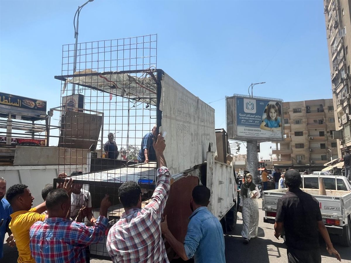 محافظة الجيزة تزيل إشغالات شارع سليم المتفرع من فيصل الرئيسي وتفتح الطريق أمام حركة سير المواطنين