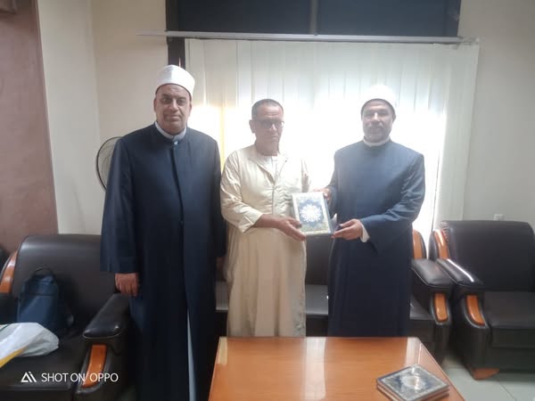 لجهودهم المخلصة في خدمة بيوت الله.. أوقاف القاهرة تكرم المتميزين من أئمة وعمال مسجدي فاطمة الزهراء وأحمد حسانين