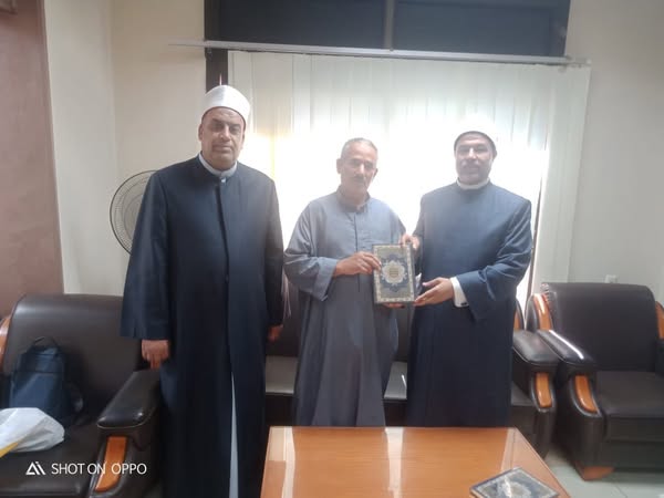 لجهودهم المخلصة في خدمة بيوت الله.. أوقاف القاهرة تكرم المتميزين من أئمة وعمال مسجدي فاطمة الزهراء وأحمد حسانين