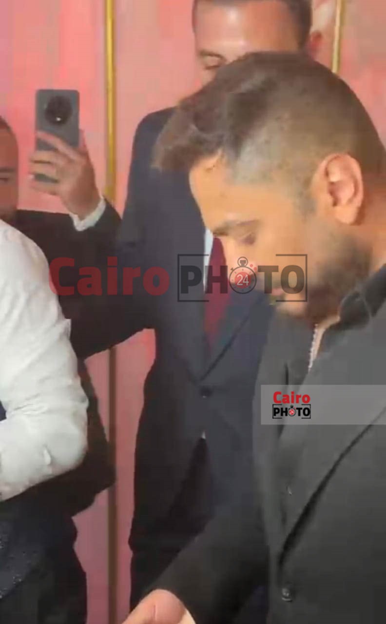 حقق حلمها.. تامر حسني رفقة هايدي بطلة تريند الشيبسي