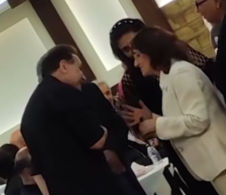 بحضور حكيم.. أبرز لقطات من عزاء الإعلامي عاطف كامل