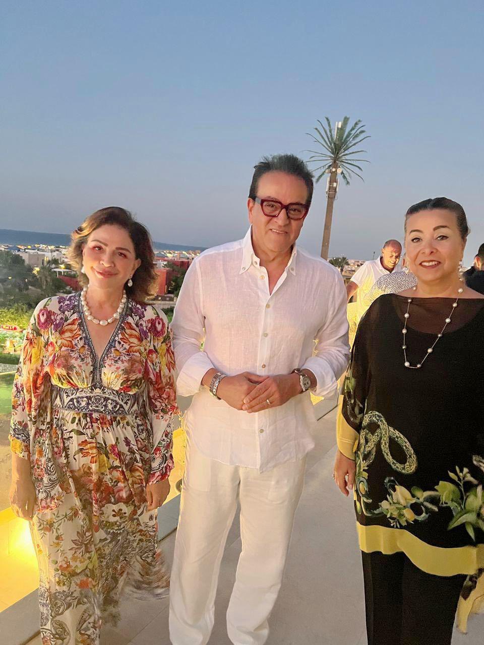 وزير الصحة وإلهام شاهين