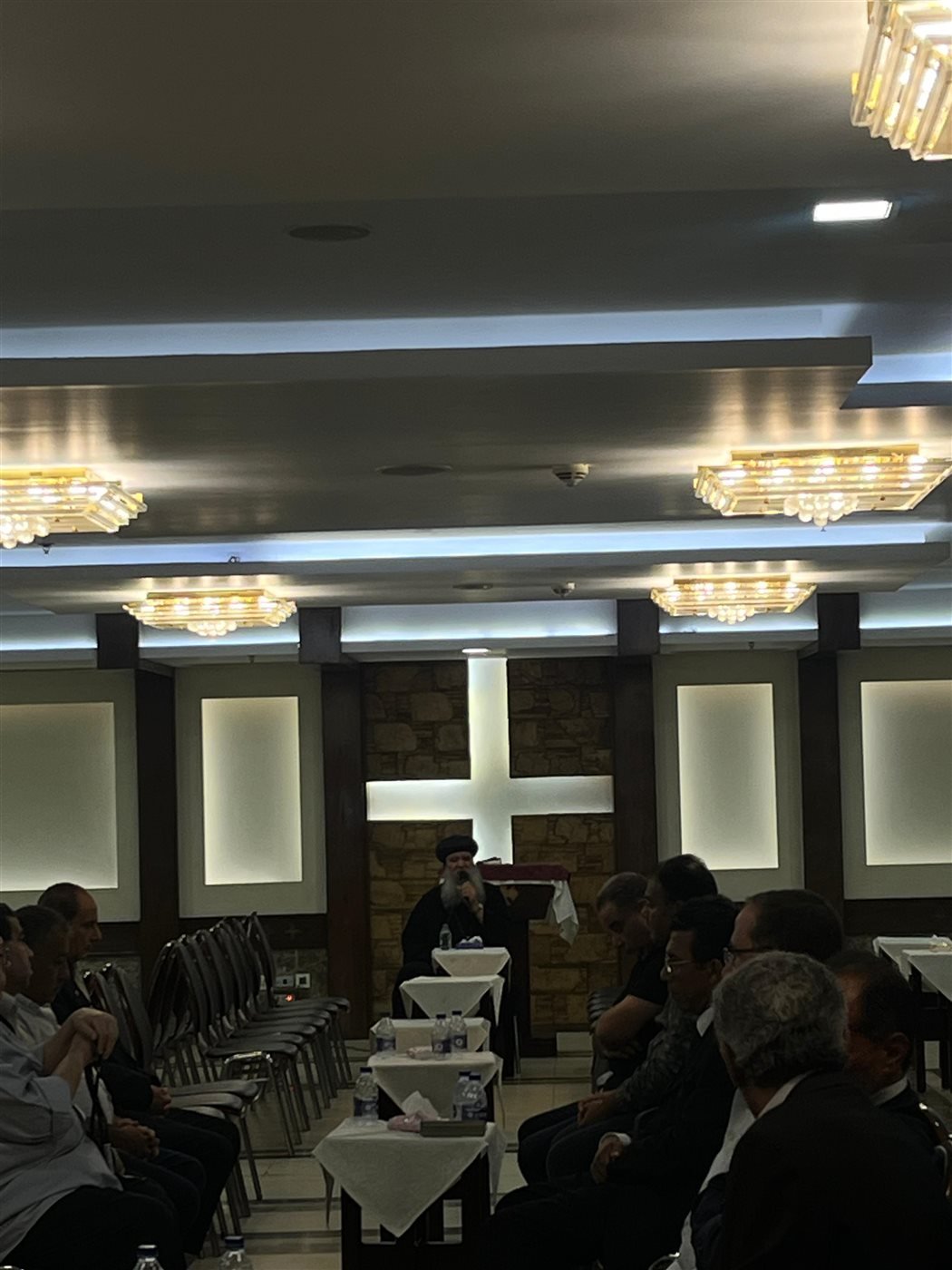 عزاء عاطف كامل 