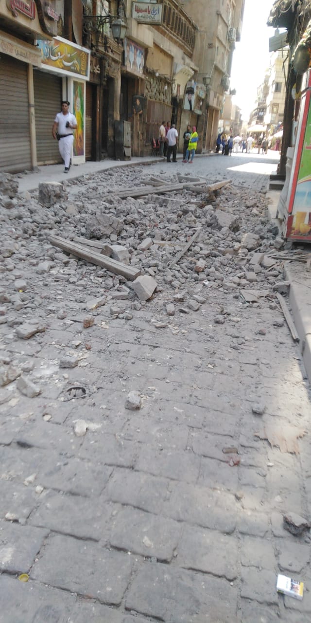  انهيار جزئي لعقار قديم خالٍ 