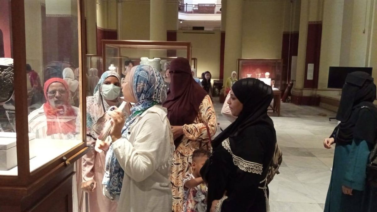 المتحف المصري بالتحرير يستقبل محاربات السرطان