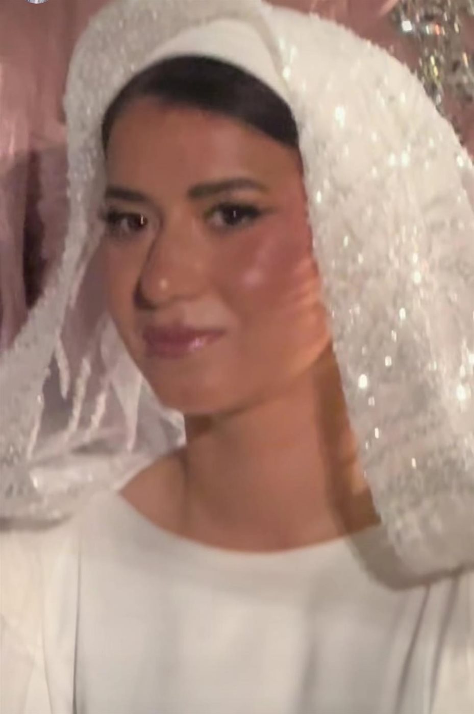 هبة قطب تحتفل بعقد قران ابنتها دينا هشام بحضور الشيخ خالد الجندي ورمضان عبد المعز 