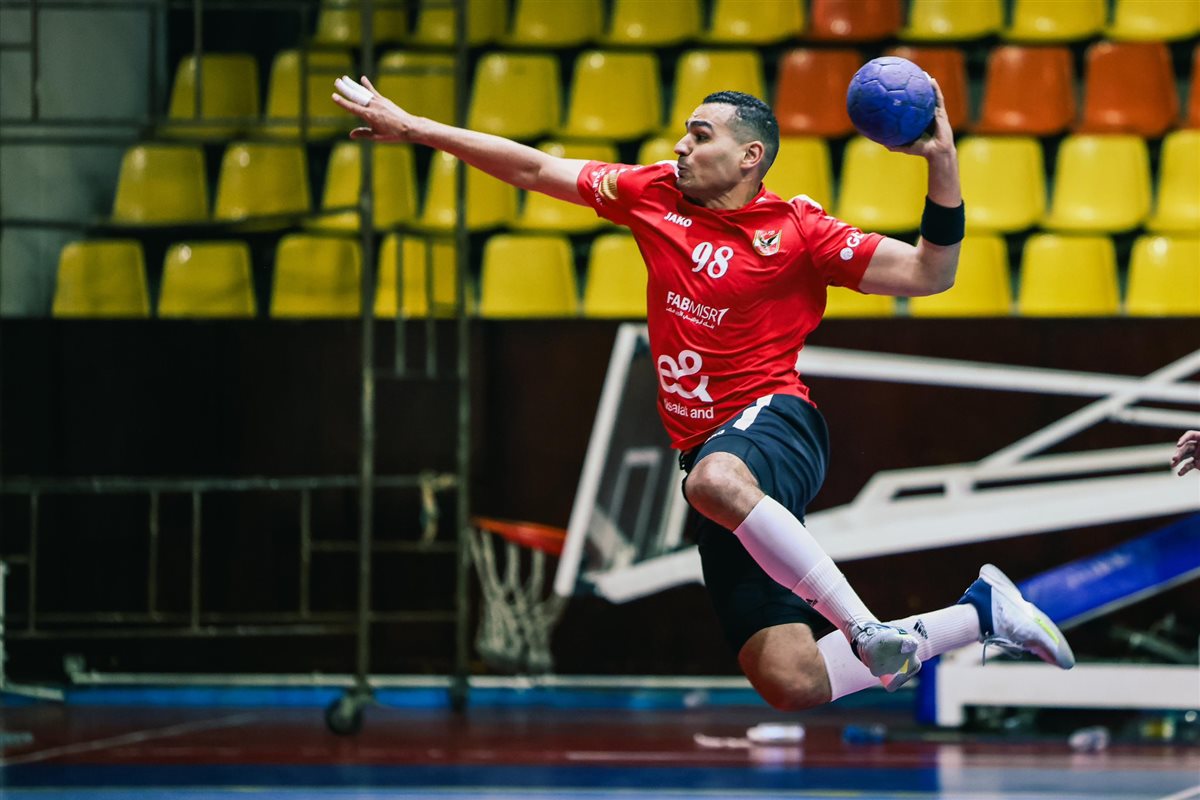 <strong>مباراة الأهلي والزهور في الدوري</strong>