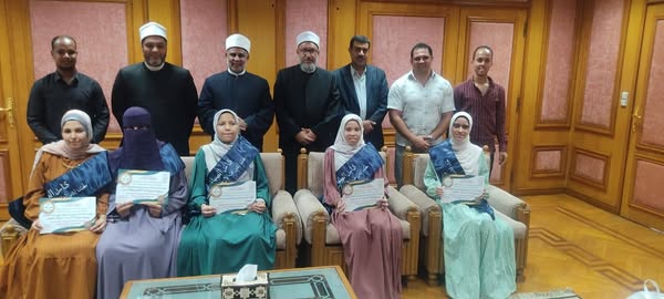 أول من ختمن القرآن الكريم كاملا في جلسة واحدة