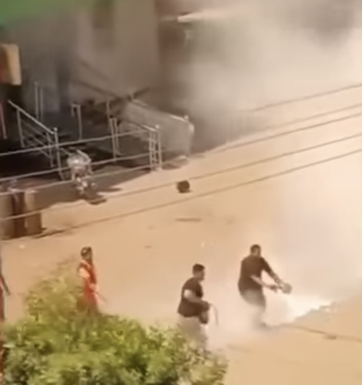 جانب من الحريق