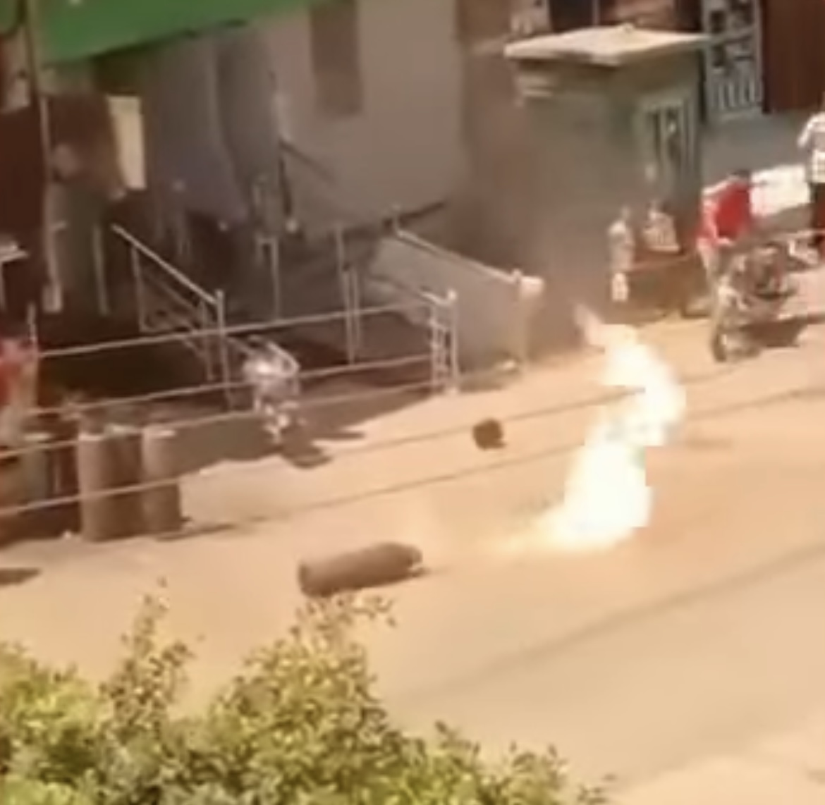 جانب من الحريق