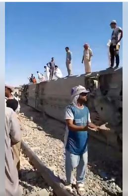 قطار روسي خرج عن مساره بخط مطروح محرم بك