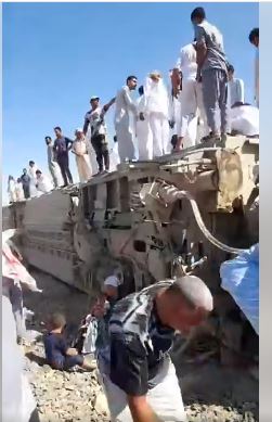 قطار روسي خرج عن مساره بخط مطروح محرم بك