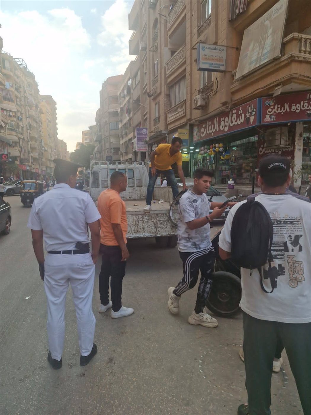 محافظة الجيزة تشنّ حملات لرفع التعديات والإشغالات بشوارع العريش وسهل حمزة بالطالبية