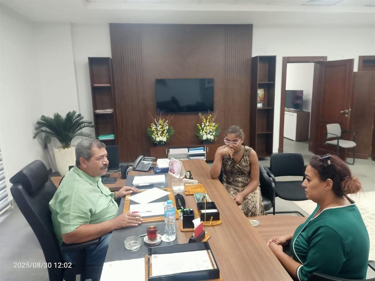 اللواء نادر علام رئيس مدينة شرم الشيخ يستقبل المواطنين لبحث مطالبهم 