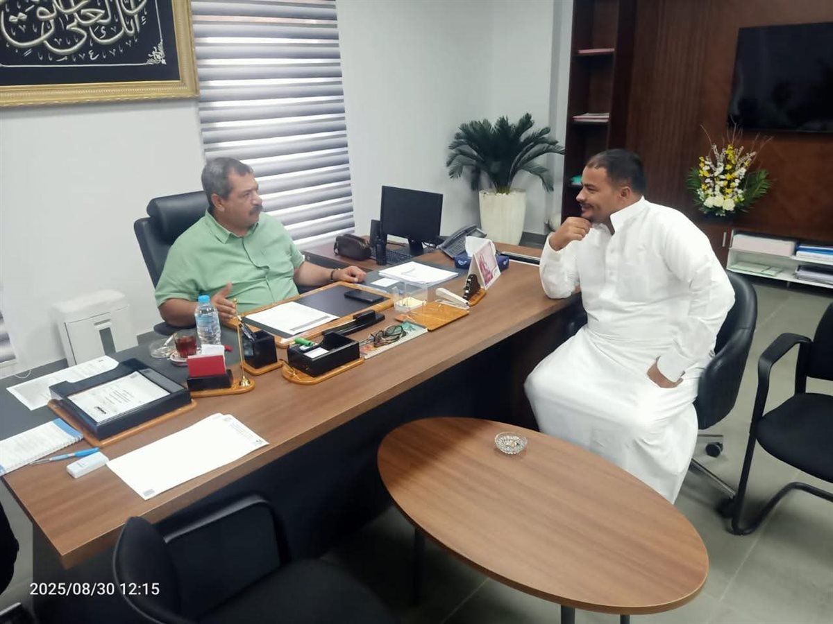 اللواء نادر علام رئيس مدينة شرم الشيخ يستقبل المواطنين لبحث مطالبهم 