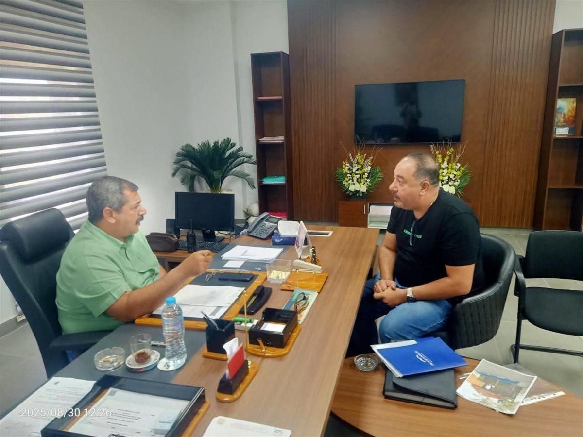 اللواء نادر علام رئيس مدينة شرم الشيخ يستقبل المواطنين لبحث مطالبهم 