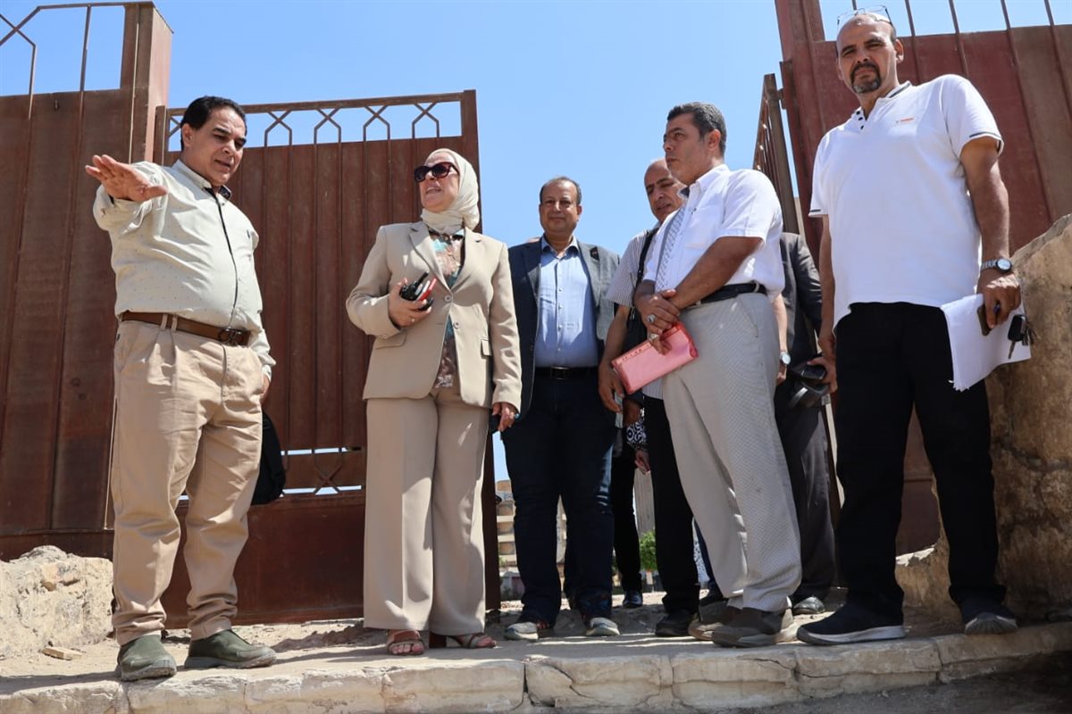 مديرة تعليم القاهرة تعاين المساحات الفراغية بمدرسة السيدة نفيسة للتكنولوجيا التطبيقية وكيفية الاستغلال الأمثل لها