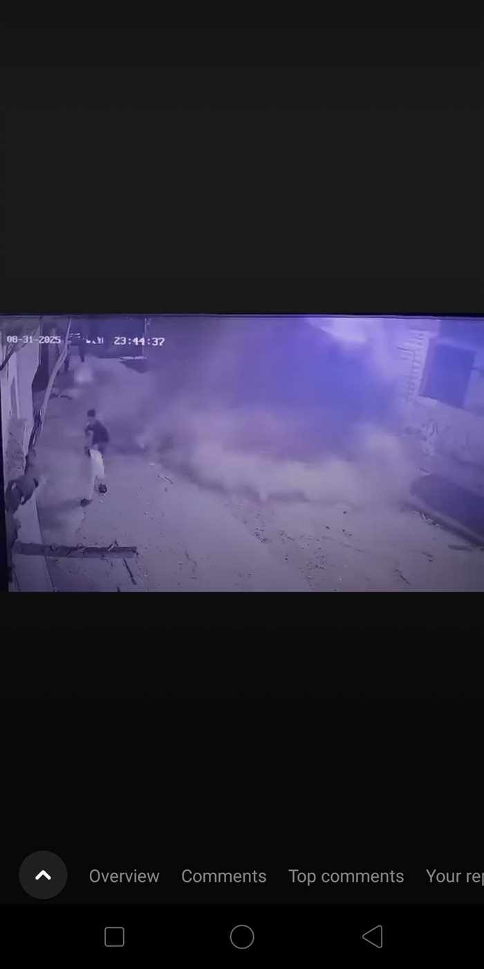 العناية الإلهية تنقذ شابا تصادف مروره لحظة انهيار أجزاء من عقار