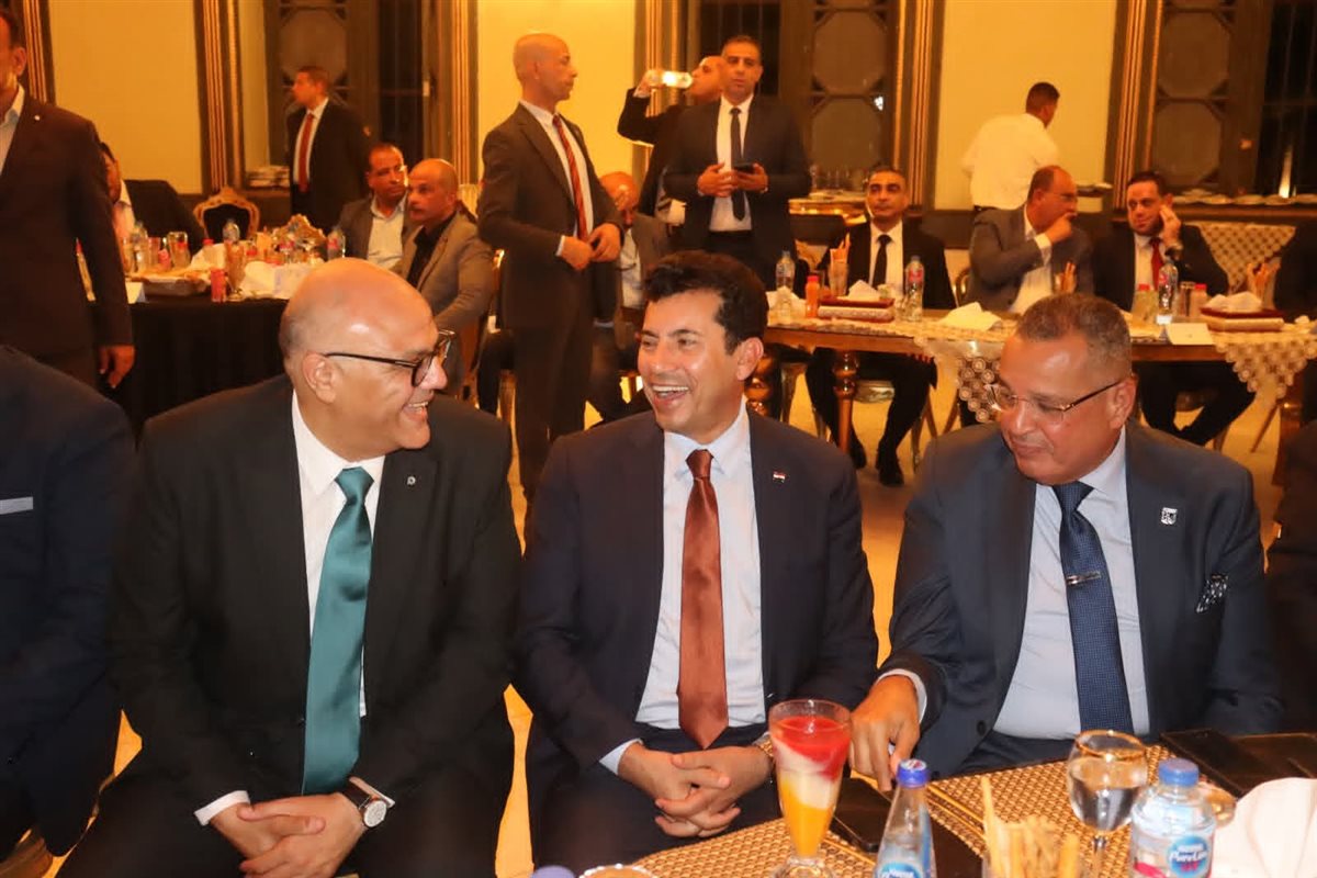 محافظ جنوب سيناء يشارك في الاحتفال 