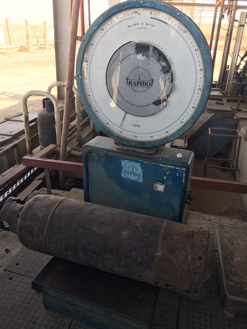 جولة رقابية مفاجئة على محطات تعبئة الغاز بالفيوم