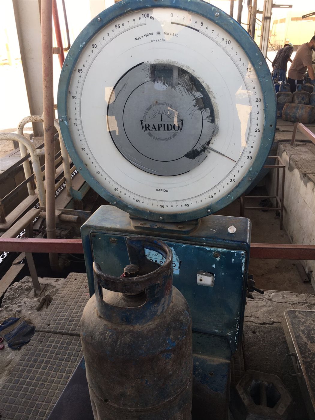 جولة رقابية مفاجئة على محطات تعبئة الغاز بالفيوم