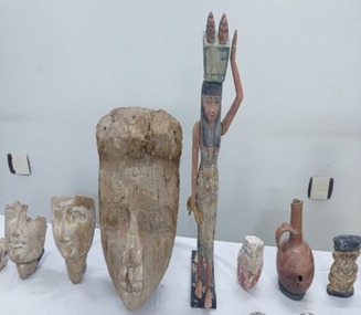 القبض علي تاجر أدوات منزلية بحوزته &nbsp;577 قطعة أثرية من العصور القديمة بالمنيا