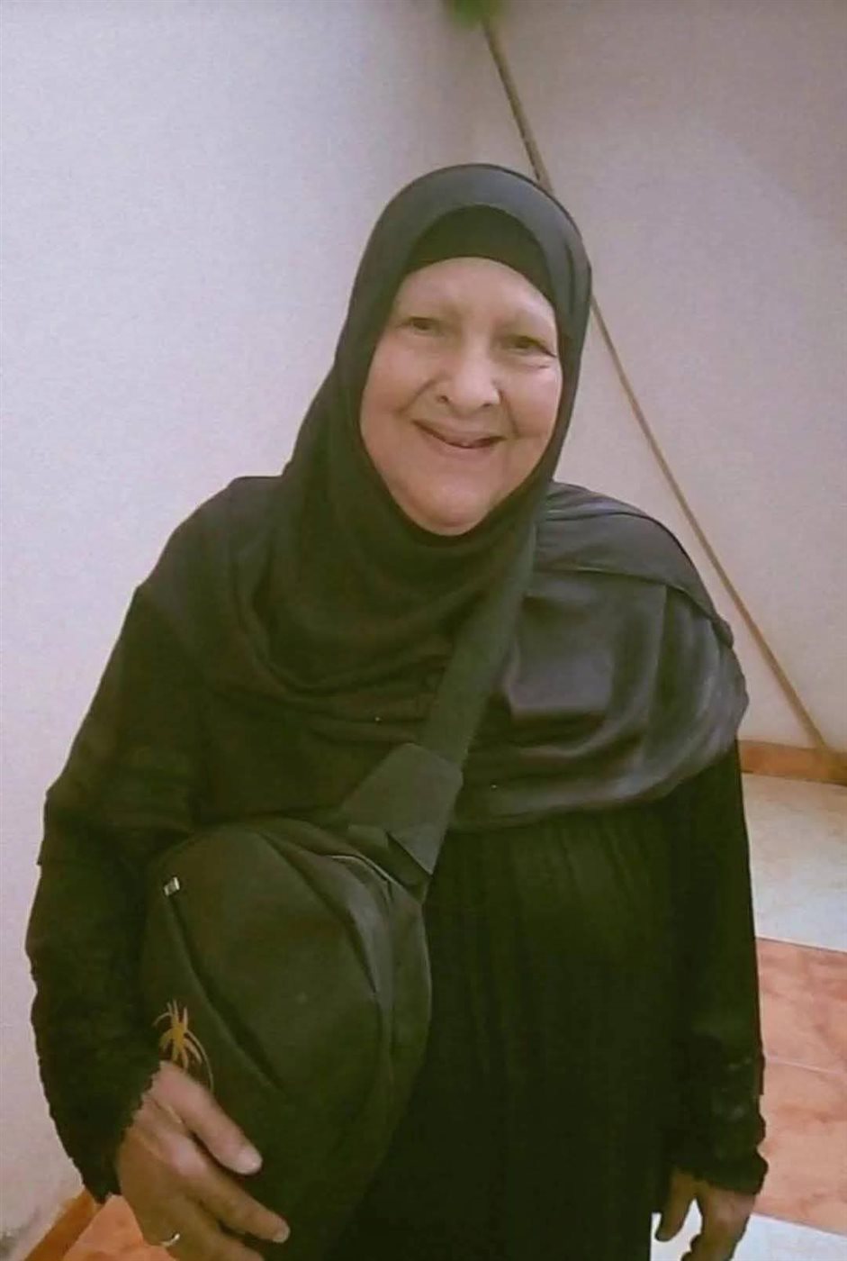 ماتت ساجدة بالحرم 