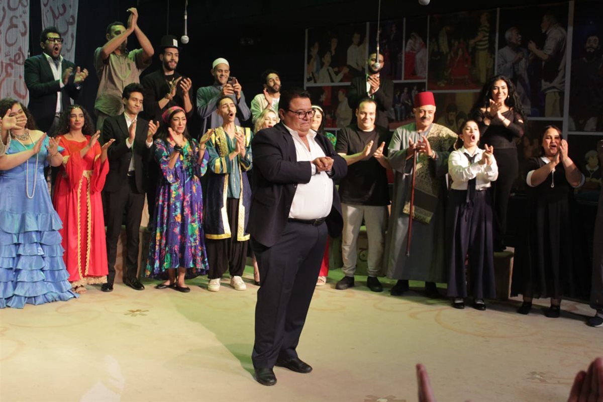  أبطال العرض