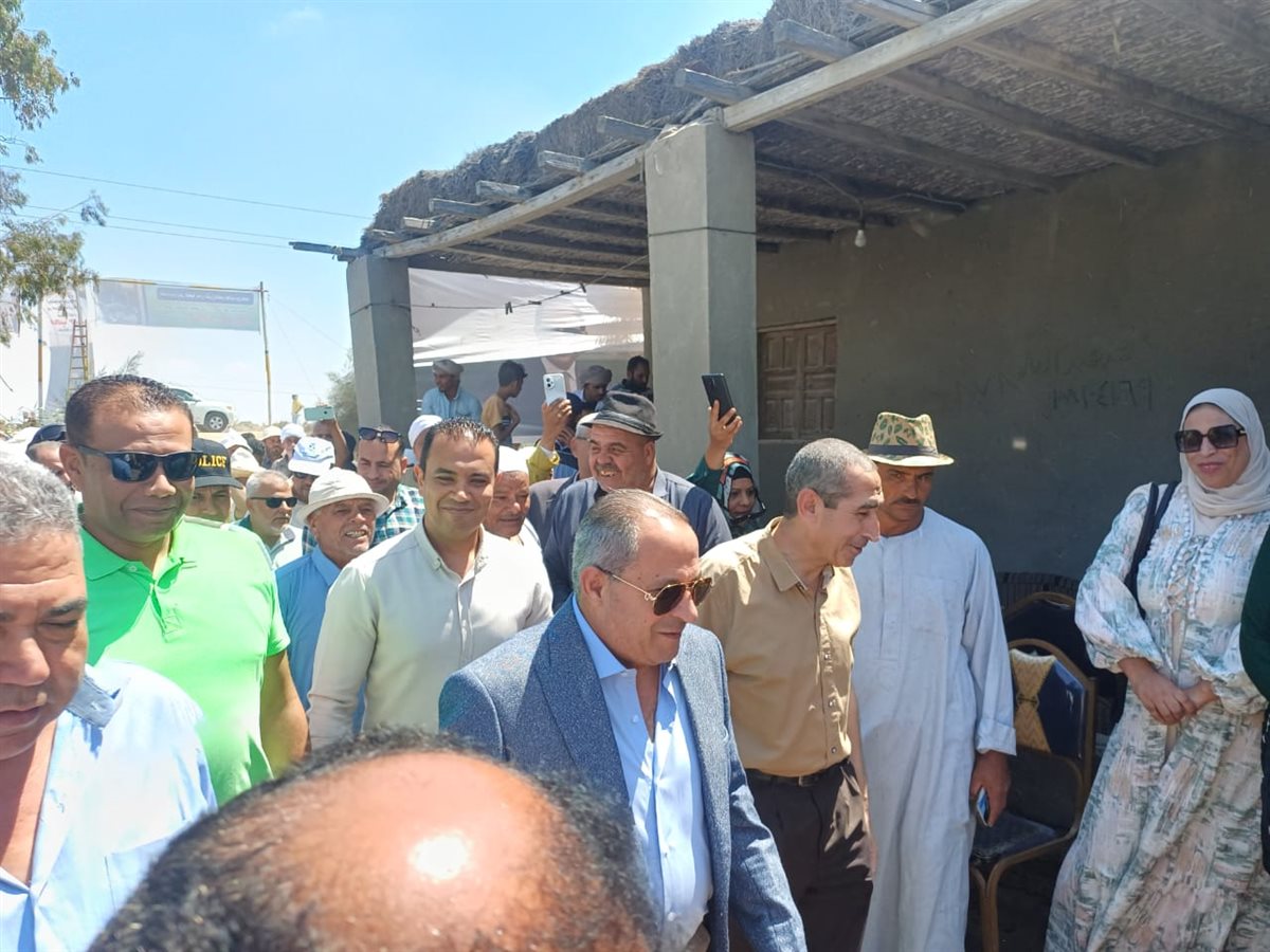 محافظ بورسعيد يشهد حصاد الأرز