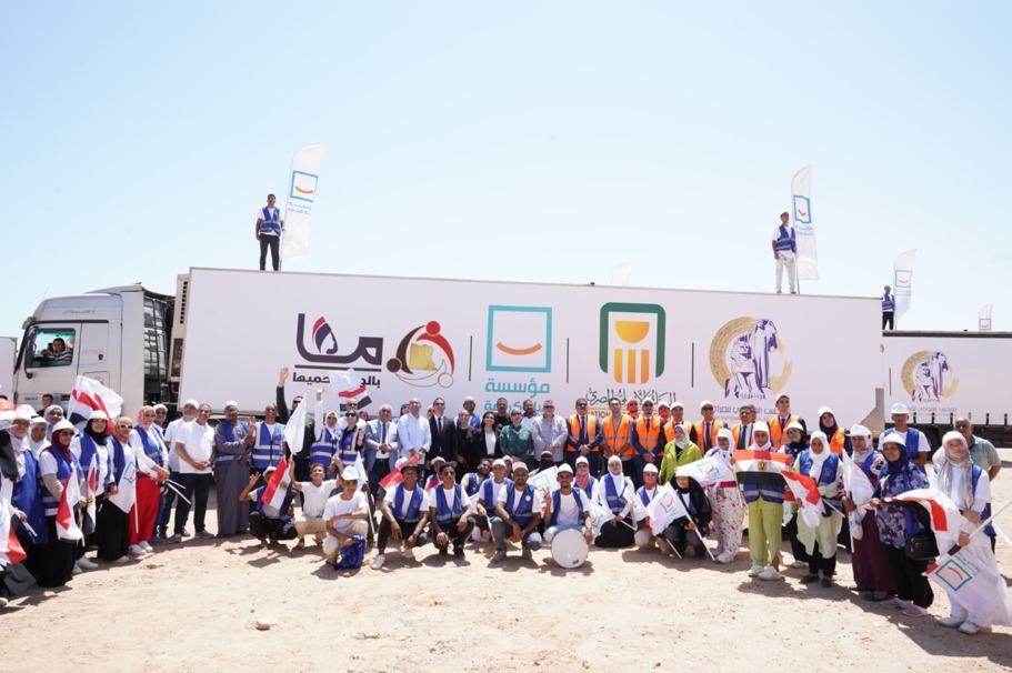 توزيع 20 ألف كرتونة مواد غذائية للأسر الأولى بالرعاية بحلايب وشلاتين وأبورماد