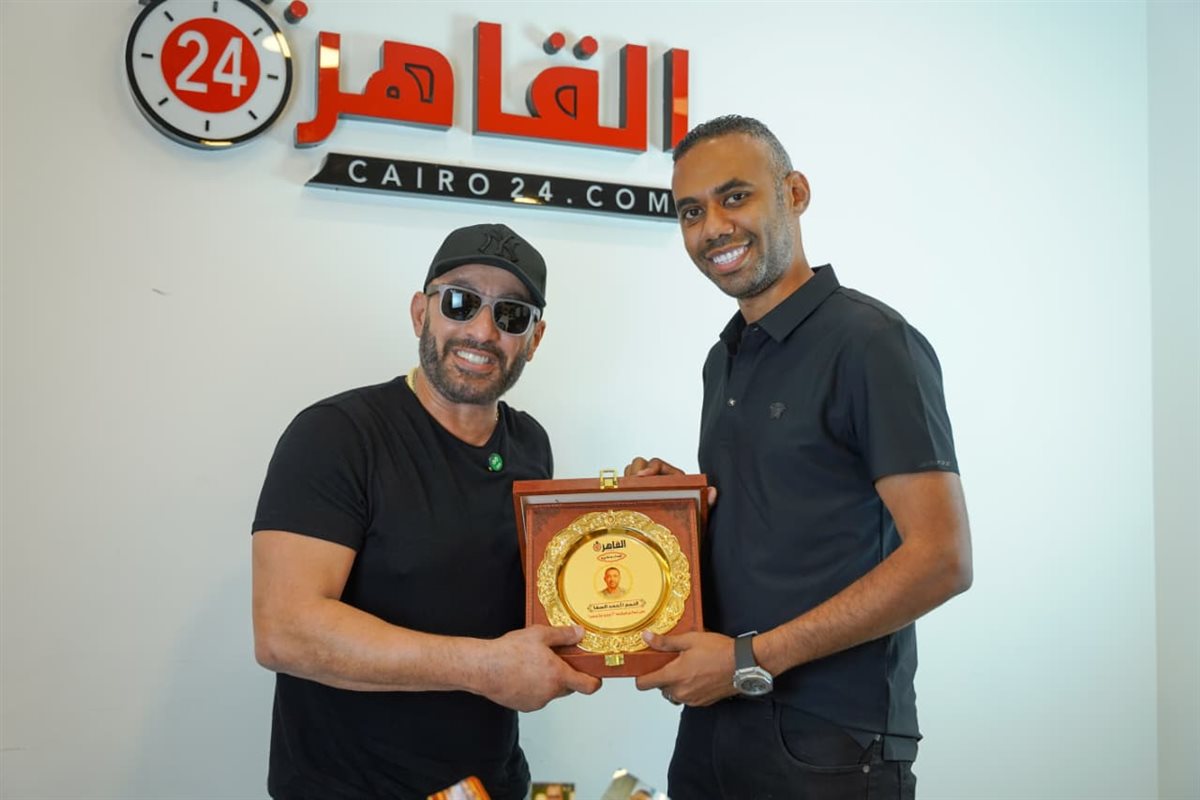 النجم أحمد السقا يحتفل بنجاح فيلم 