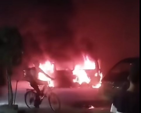 جانب من الحريق